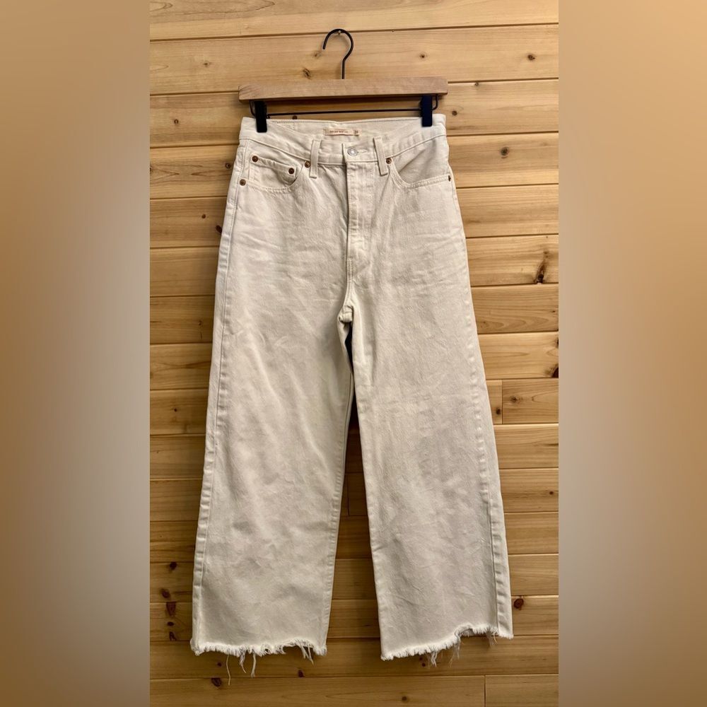 Levi’s Size 28/6 Ribcage Wide Leg Cotton Rigid High Rise Raw Edge Denim Jeans